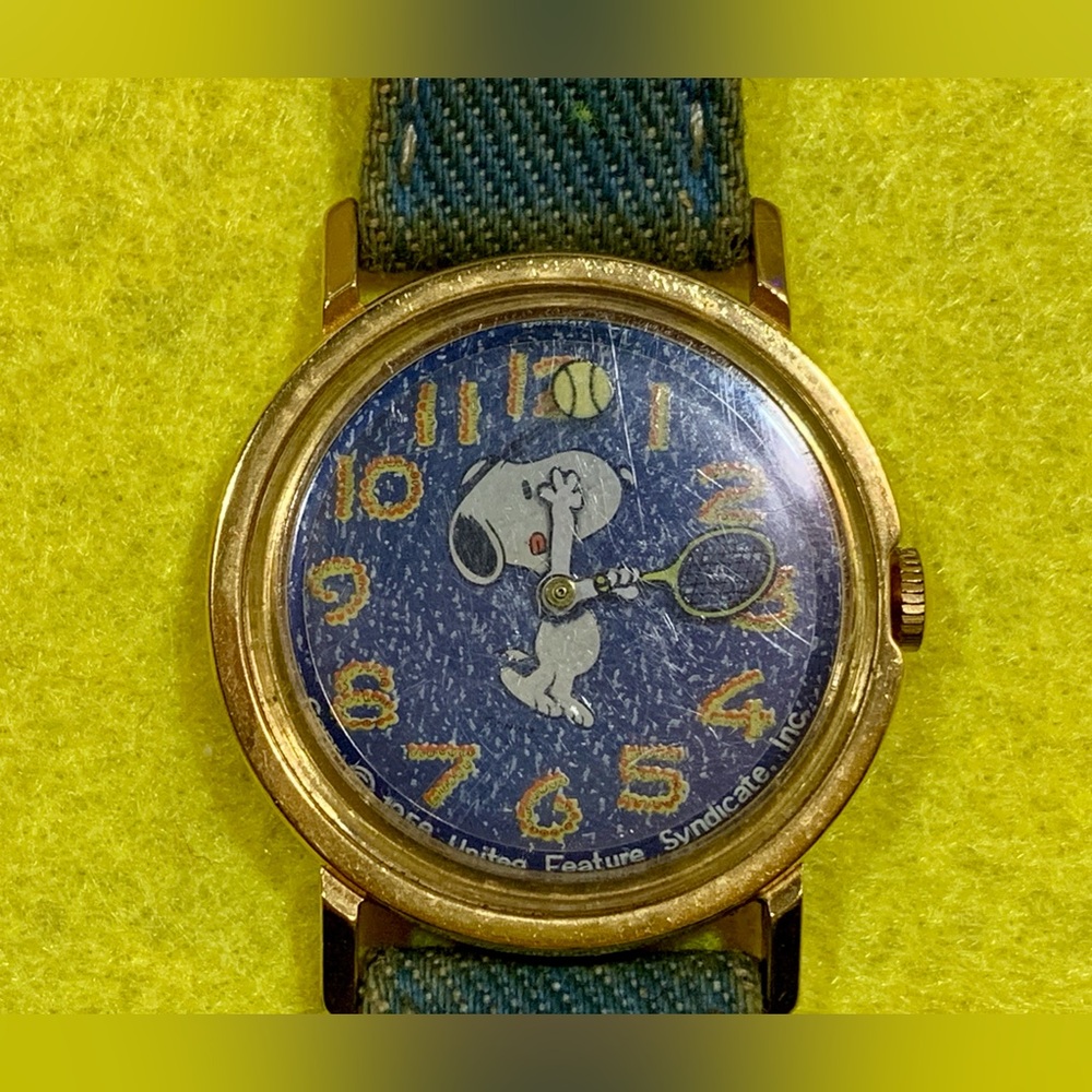 Vintage Timex Snoopy Tennis Denim Dial Wind-Up Watch & Woodstock Button
